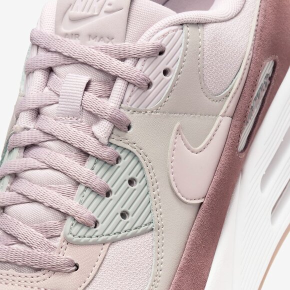 11W/9.5M - [NEW] Women's Nike Air Max 90 LV8 Shoes FD4328-001 - Picture 7 of 8